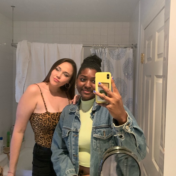 Meet your Posher, Kamilah - Picture 1 of 1